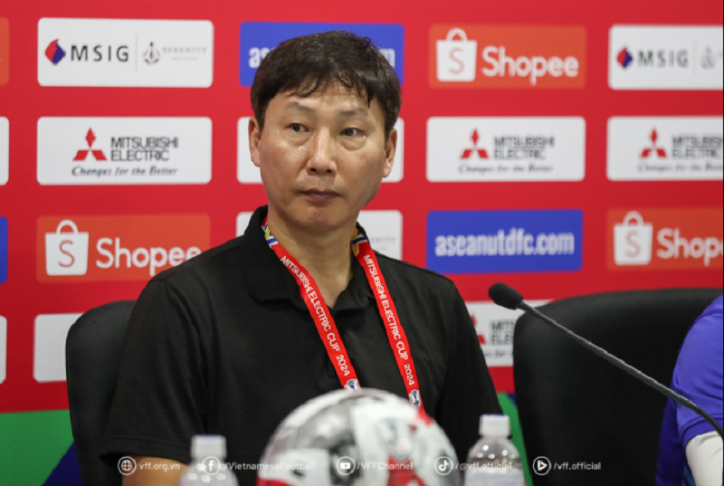 lien-tuc-bi-xu-ep-hlv-kim-sang-sik-bat-ngo-phat-bieu-ve-trong